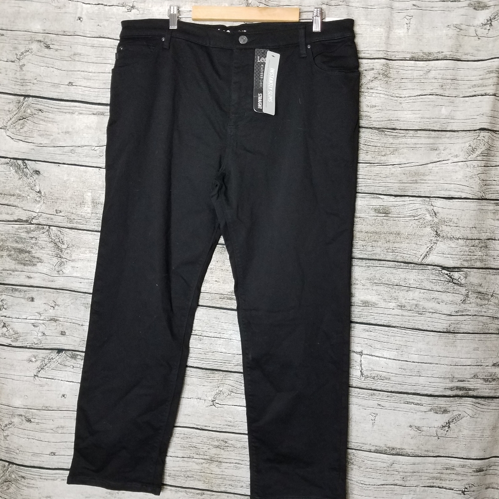 Lee Classic Fit Straight Leg Black Jeans Size 20W.Waist approx: 20 inches Ins